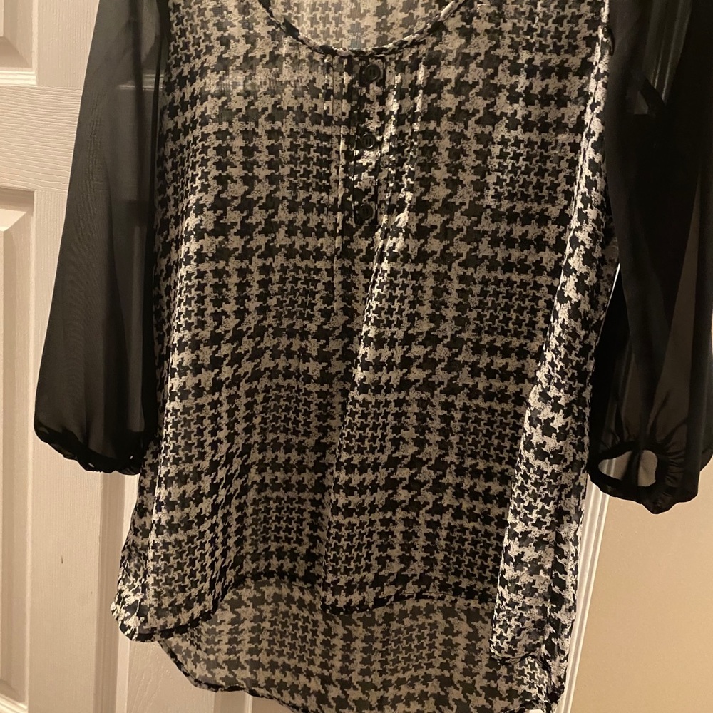 Maurice’s lady top